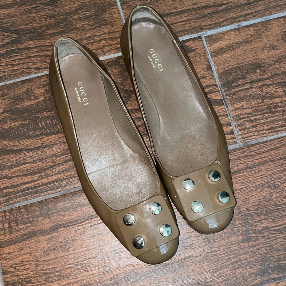 Gucci patent leather flats